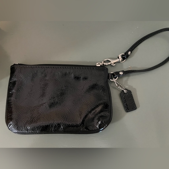 Coach patent leather wristlet - Picture 2 of 5